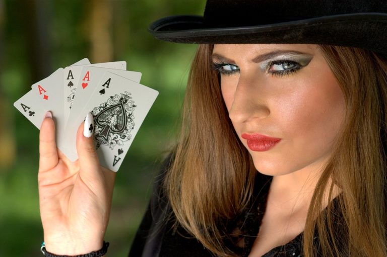 Poker Bluffing Guide: When and How to Bluff